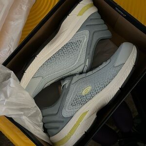 Sneakers with gel heel insoles Dr Scholl's support shoes